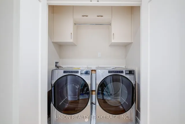 Additional image 19 of 59 Glen Manor Dr