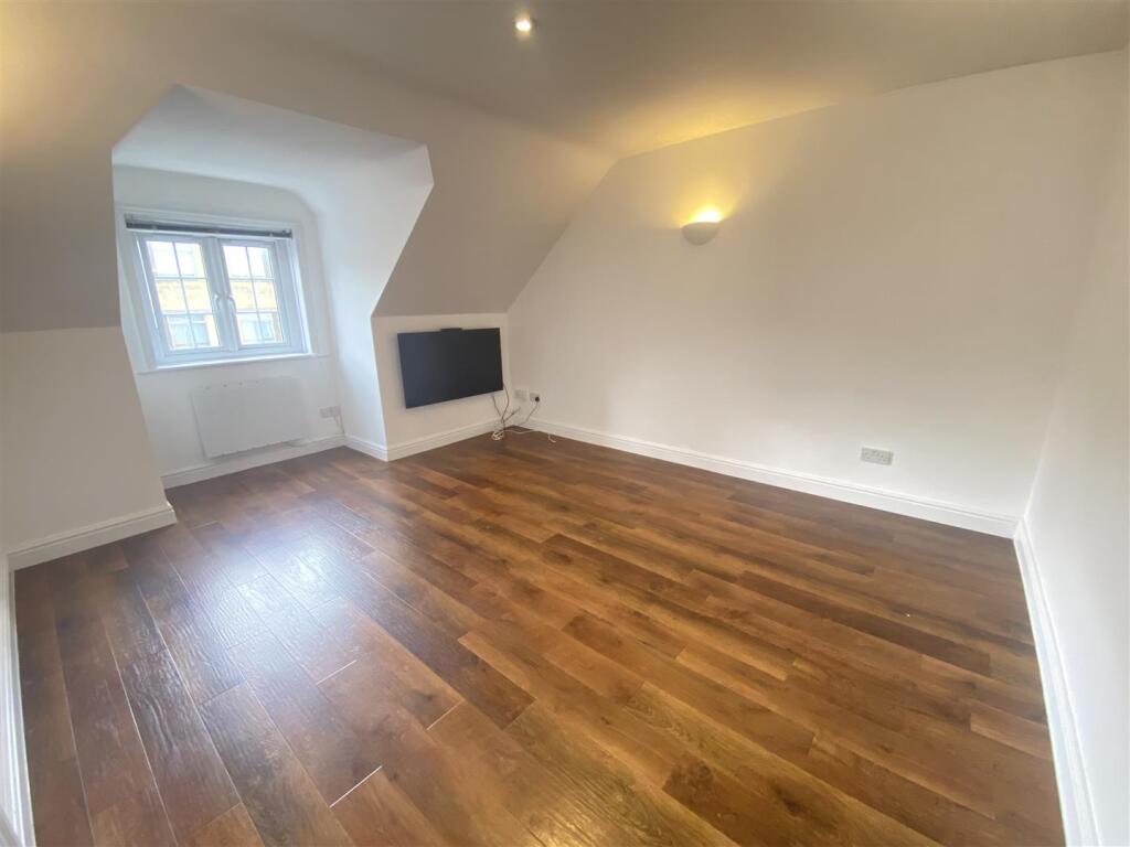 Additional image 5 of Flat 1, Hendford House, Yeovil