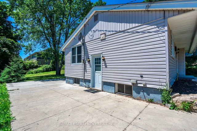 Additional image 30 of 70 Flamboro St