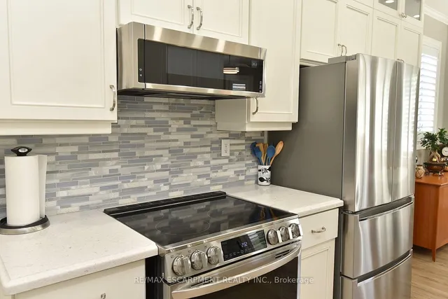 Additional image 11 of 241 SILVERBIRCH Blvd