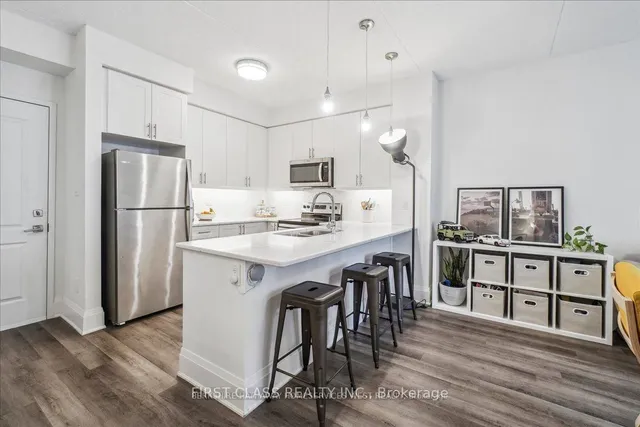 Additional image 8 of 610 Farmstead Dr Unit 104