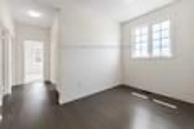 Additional image 19 of 333 Robert Parkinson Dr