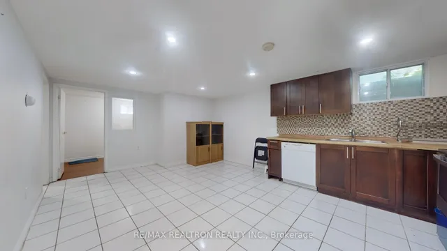 Additional image 26 of 16 Flavian Cres