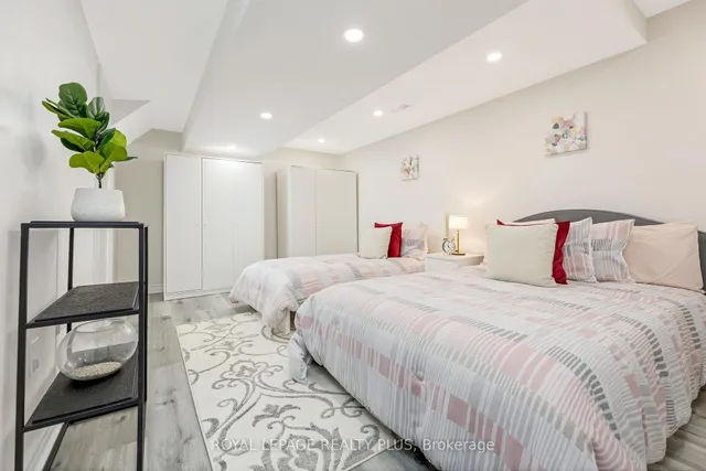 Additional image 32 of 1525 Swann Cres