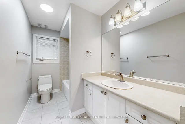 Additional image 33 of 495 Willmott Cres