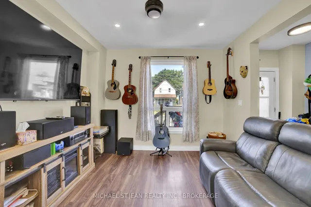 Additional image 12 of 6 Frederick Ave