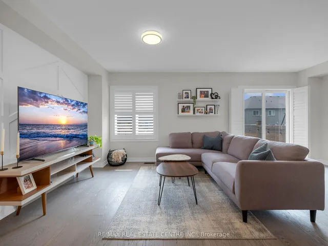 Additional image 11 of 99 Penny Lane