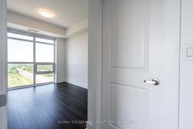 Additional image 12 of 450 Dundas St Unit 1111