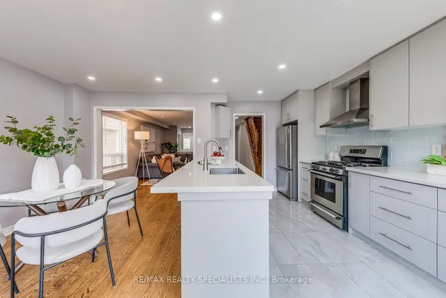 Additional image 15 of 658 Rossellini Dr