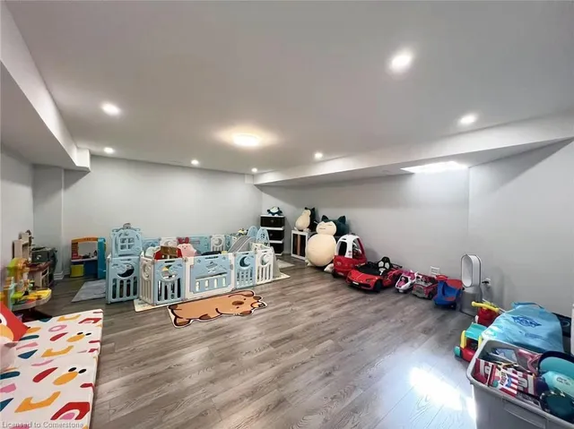 Additional image 34 of 7 Tandem Crt