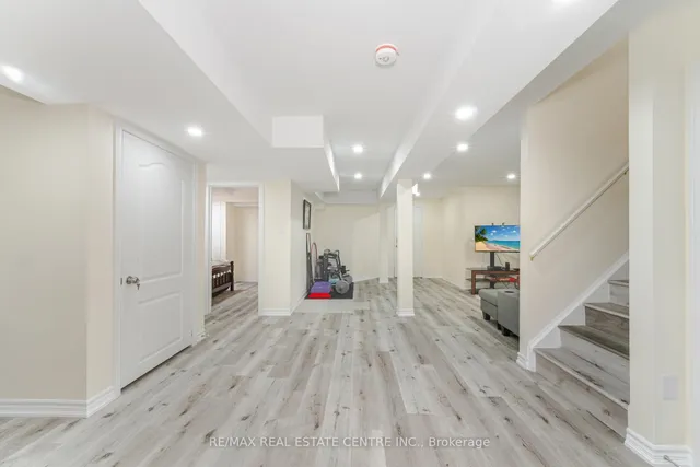 Additional image 41 of 46 LAKEFIELD Rd