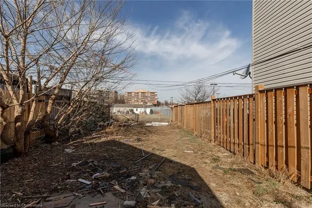 Additional image 32 of 227 Wellington St