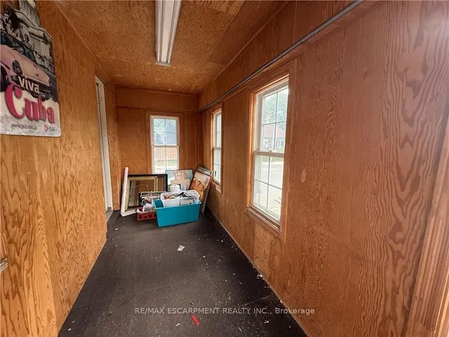 Additional image 6 of 325 WEIR St