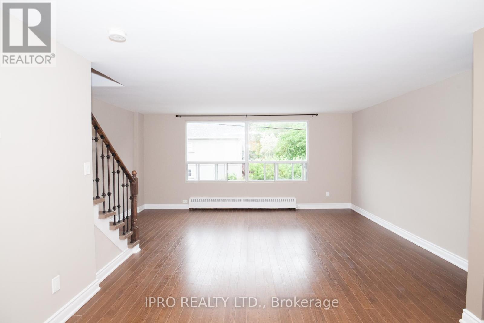 UPPER - B - 920 PAPE AVENUE|Toronto (Broadview North), Ontario M4K3V2