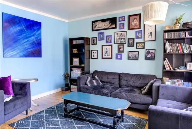 Additional image 4 of 8 Frances Ave