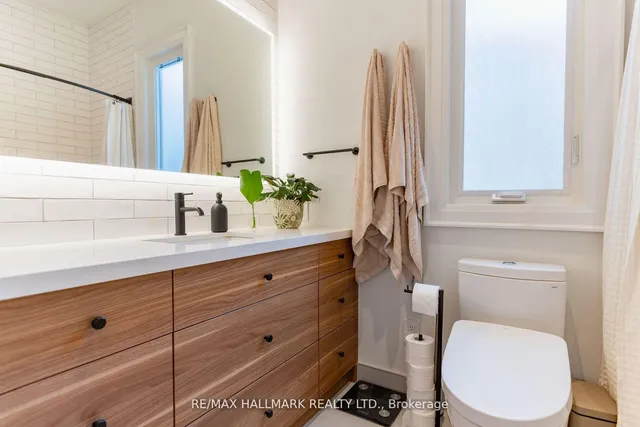 Additional image 25 of 205 Boulton Ave