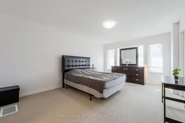 Additional image 18 of 8 Greenwich Ave