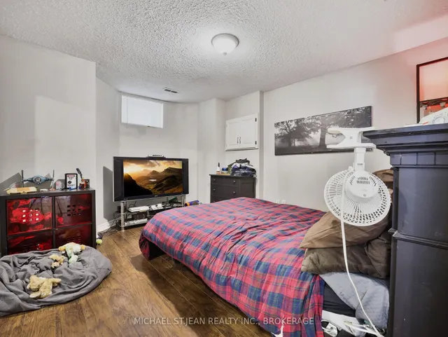 Additional image 16 of 21 Foster St