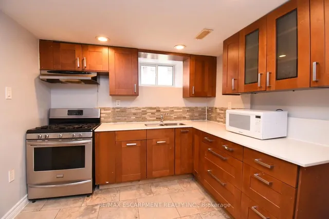 Additional image 32 of 687 Upper James St