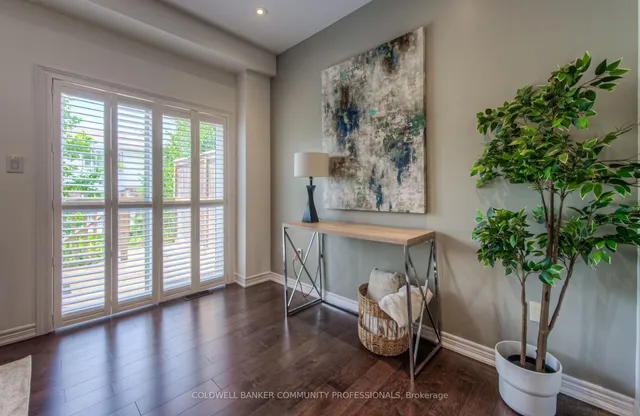 Additional image 18 of 215 Dundas St Unit 38