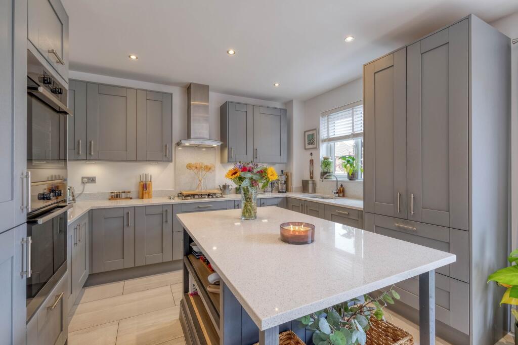 Additional image 5 of Oakengates Close, Webheath, B97