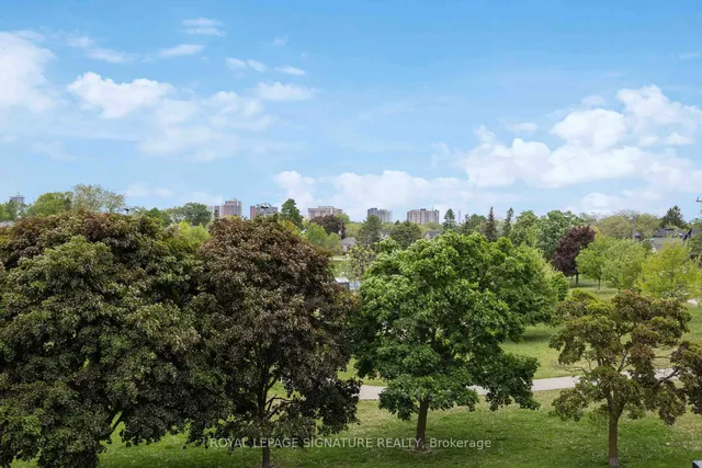 Additional image 28 of 160 Fallingbrook Rd Unit 205