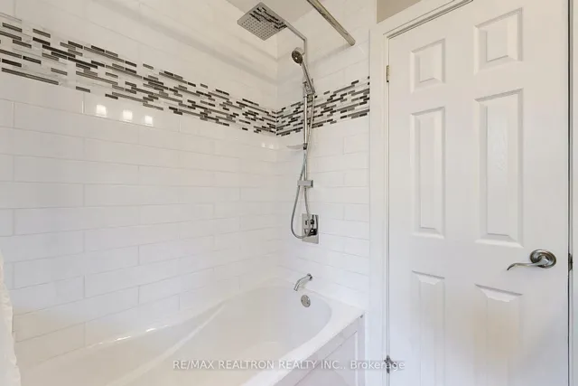 Additional image 31 of 87 Valentine Dr