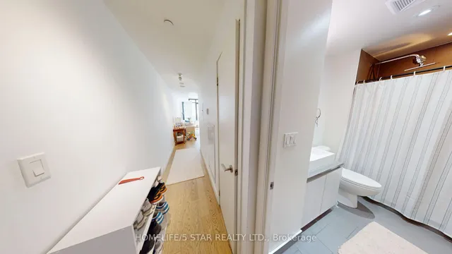 Additional image 13 of 111 Bathurst St Unit 714