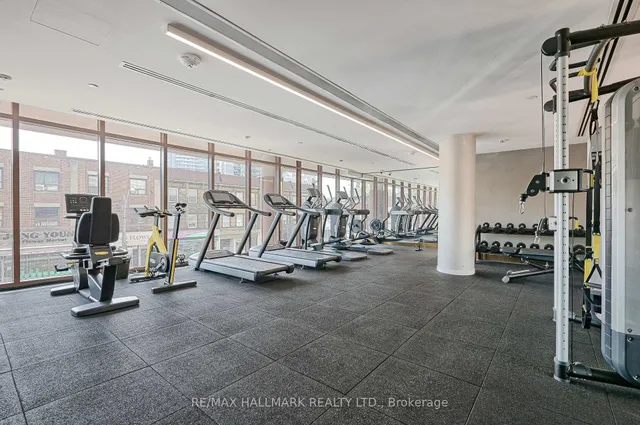 Additional image 35 of 151 Avenue Rd Unit 601