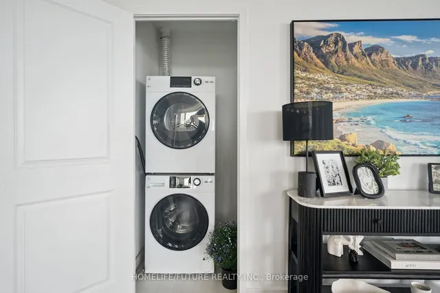 Additional image 24 of 2007 James St Unit 1706