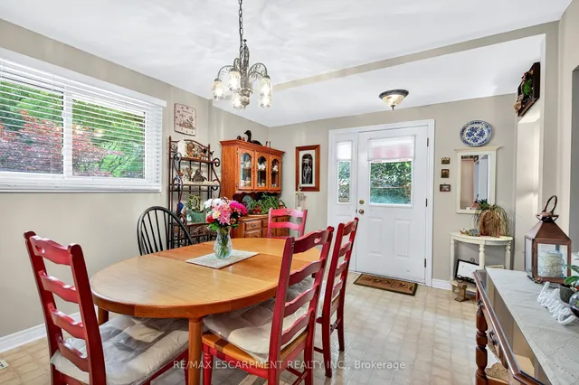 Additional image 10 of 593 Braemore Rd