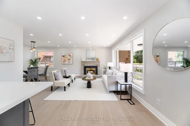 Additional image 5 of 718 Royal York Rd