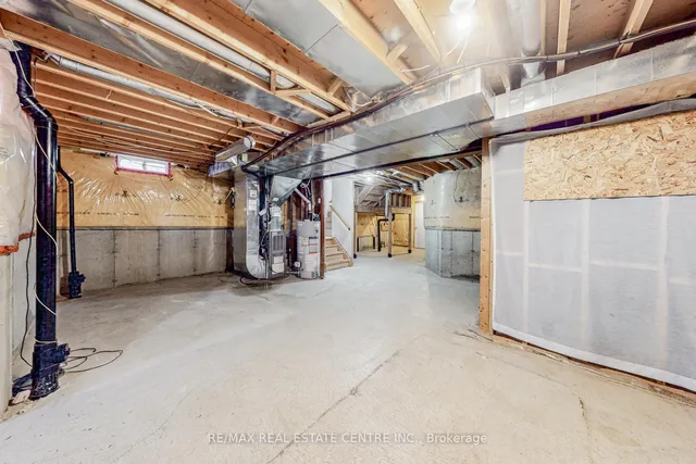 Additional image 36 of 495 Willmott Cres