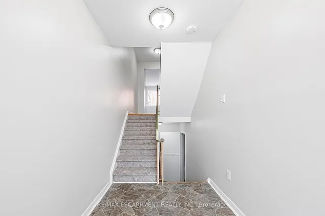 Additional image 6 of 5470 Schueller Cres