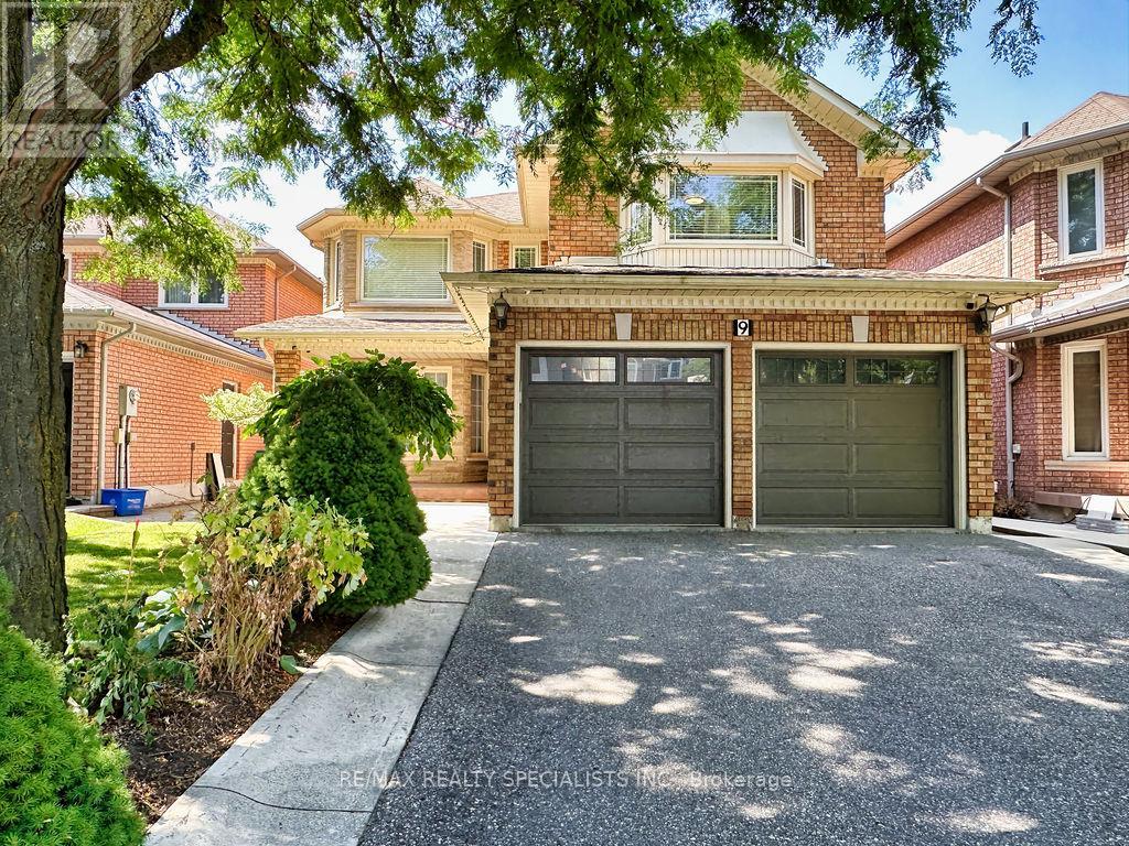 9 SIESTA COURT|Brampton (Sandringham-Wellington), Ontario L6R1P2