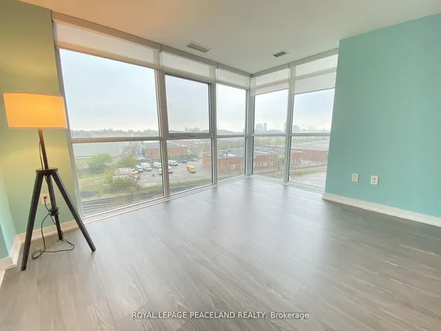 Additional image 29 of 225 Village Green Sq Unit 410