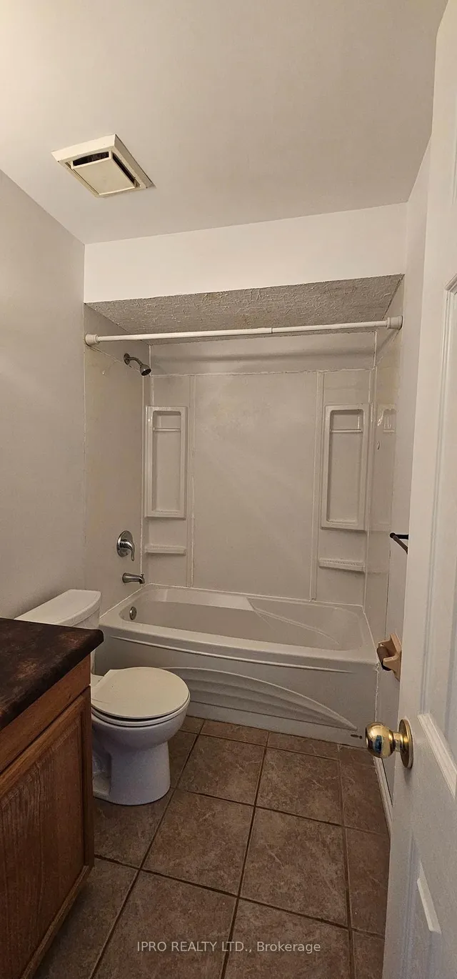 Additional image 25 of 36 Dawson Cres Unit 36