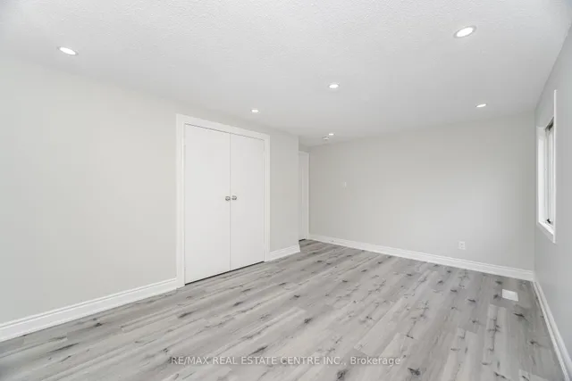Additional image 38 of 76 Moffatt Ave