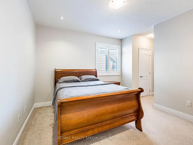 Additional image 26 of 28 Elbern Markell Dr