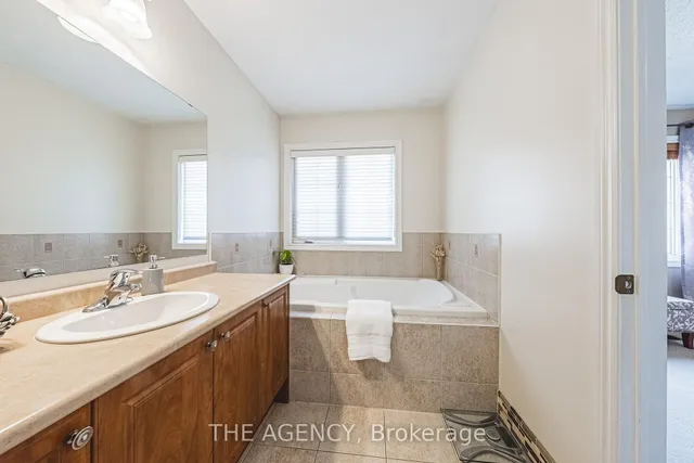 Additional image 31 of 636 Serafini Cres