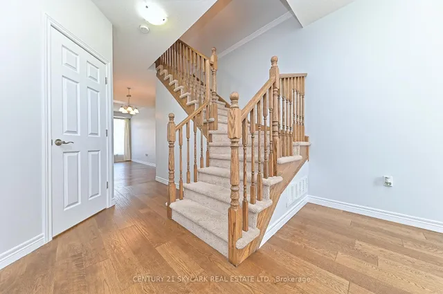 Additional image 16 of 94 Charleswood Cres