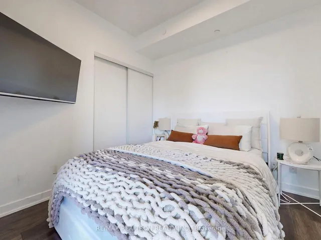 Additional image 18 of 30 Ordnance St Unit 1811