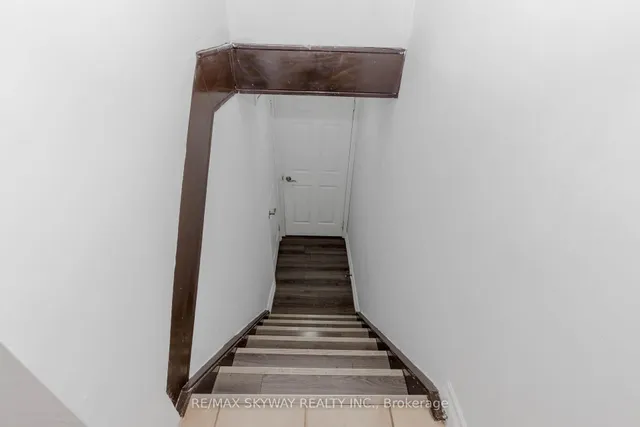 Additional image 31 of 3285 Lansdown Dr