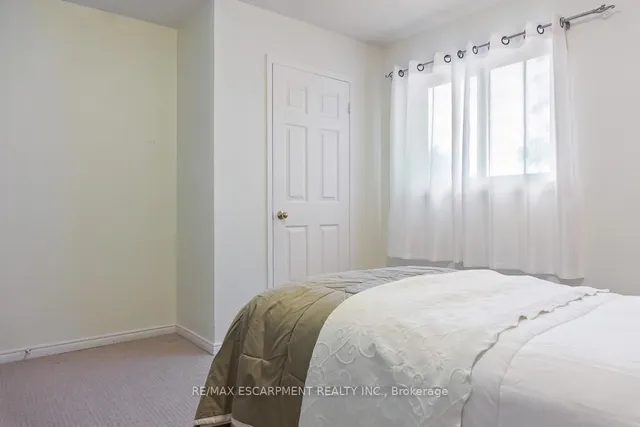 Additional image 32 of 411 Freeman Cres