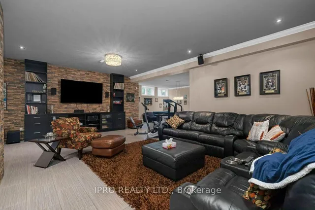 Additional image 24 of 46 Scott St