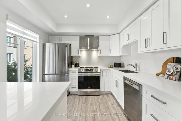 Additional image 9 of 30 Western Battery Rd Unit 326