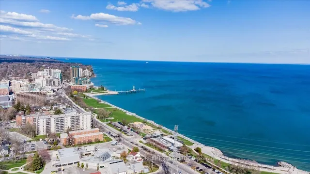 Additional image 48 of 5427 Lakeshore Rd Unit 4