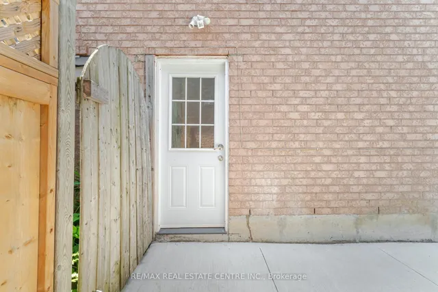 Additional image 39 of 6 Baccarat Cres