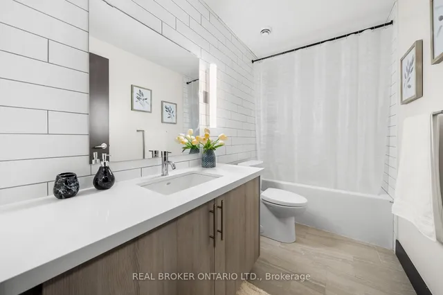 Additional image 16 of 121 King St East St Unit 206