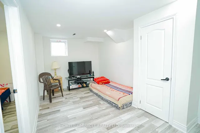 Additional image 37 of 6 Belladonna Circ